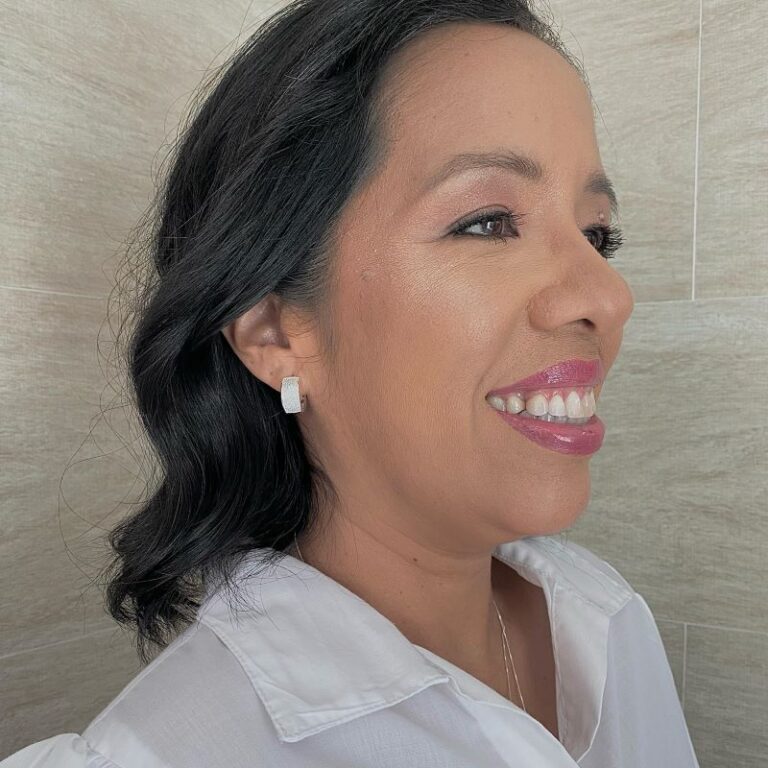 Argola Click Cravejada 8mm Prata 925